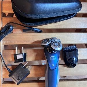 Philips Norelco S8000 Shaver